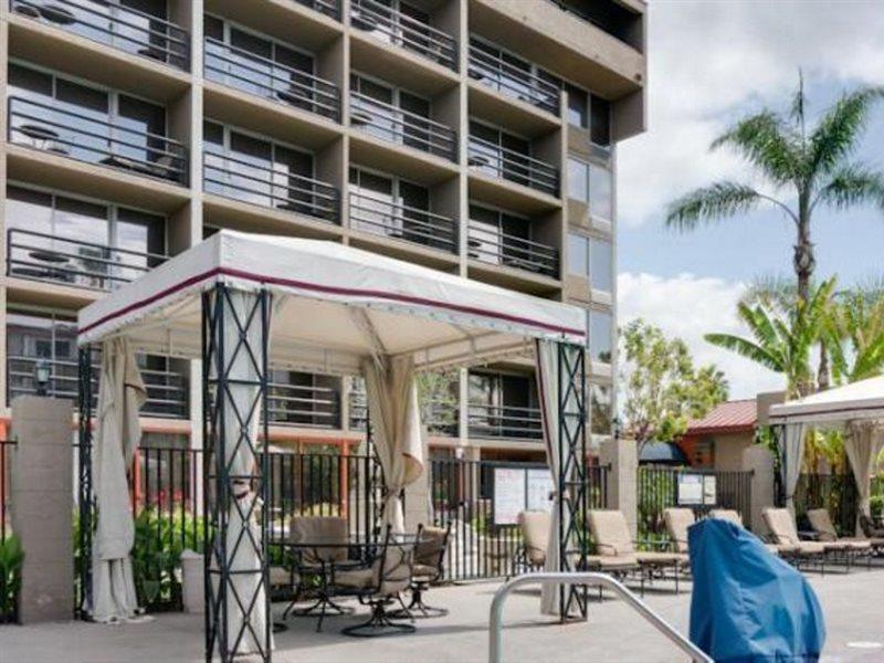 Howard Johnson by Wyndham Fullerton/Anaheim Conference Cntr Exterior foto